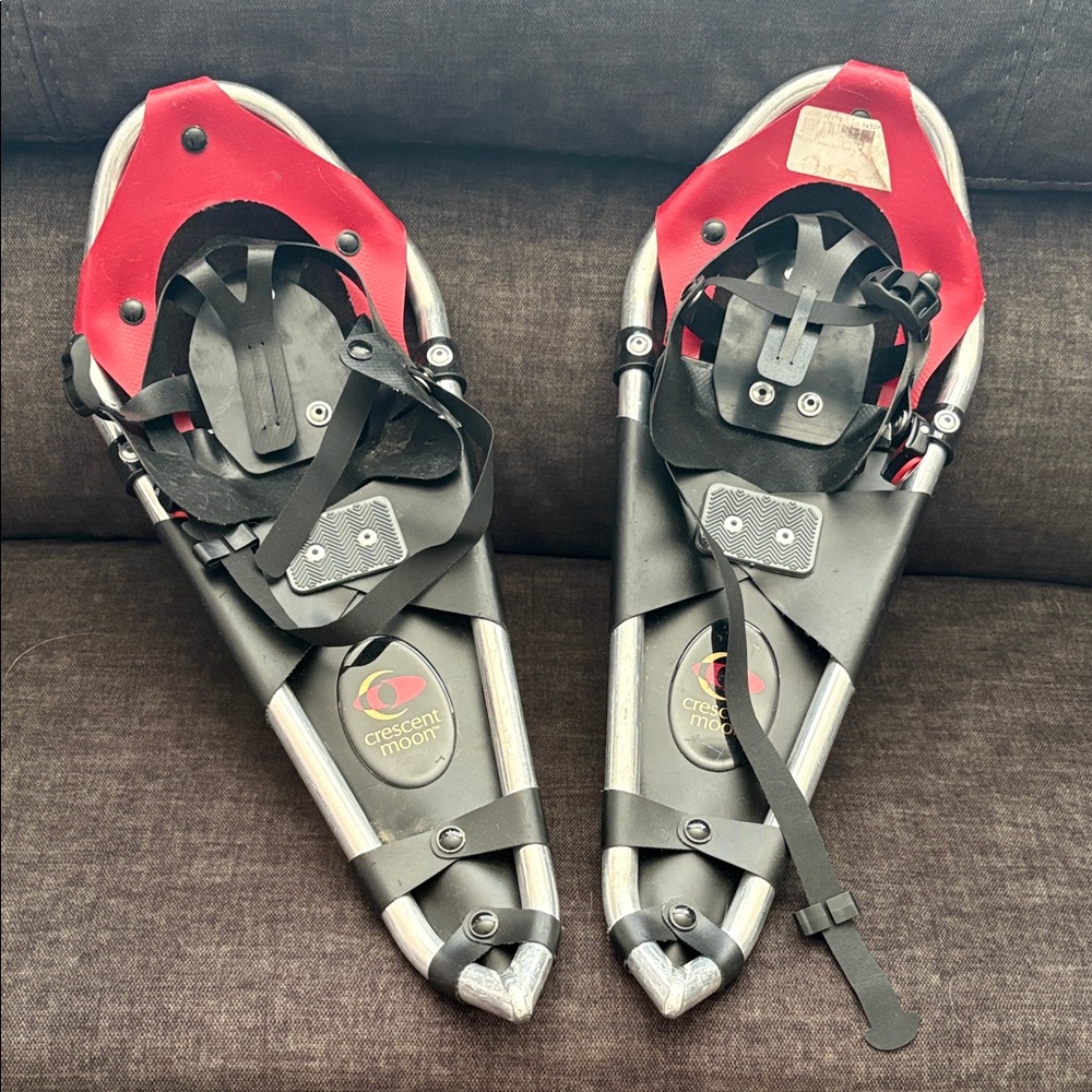 Crescent Moon Youth Black and Silver Snowshoes